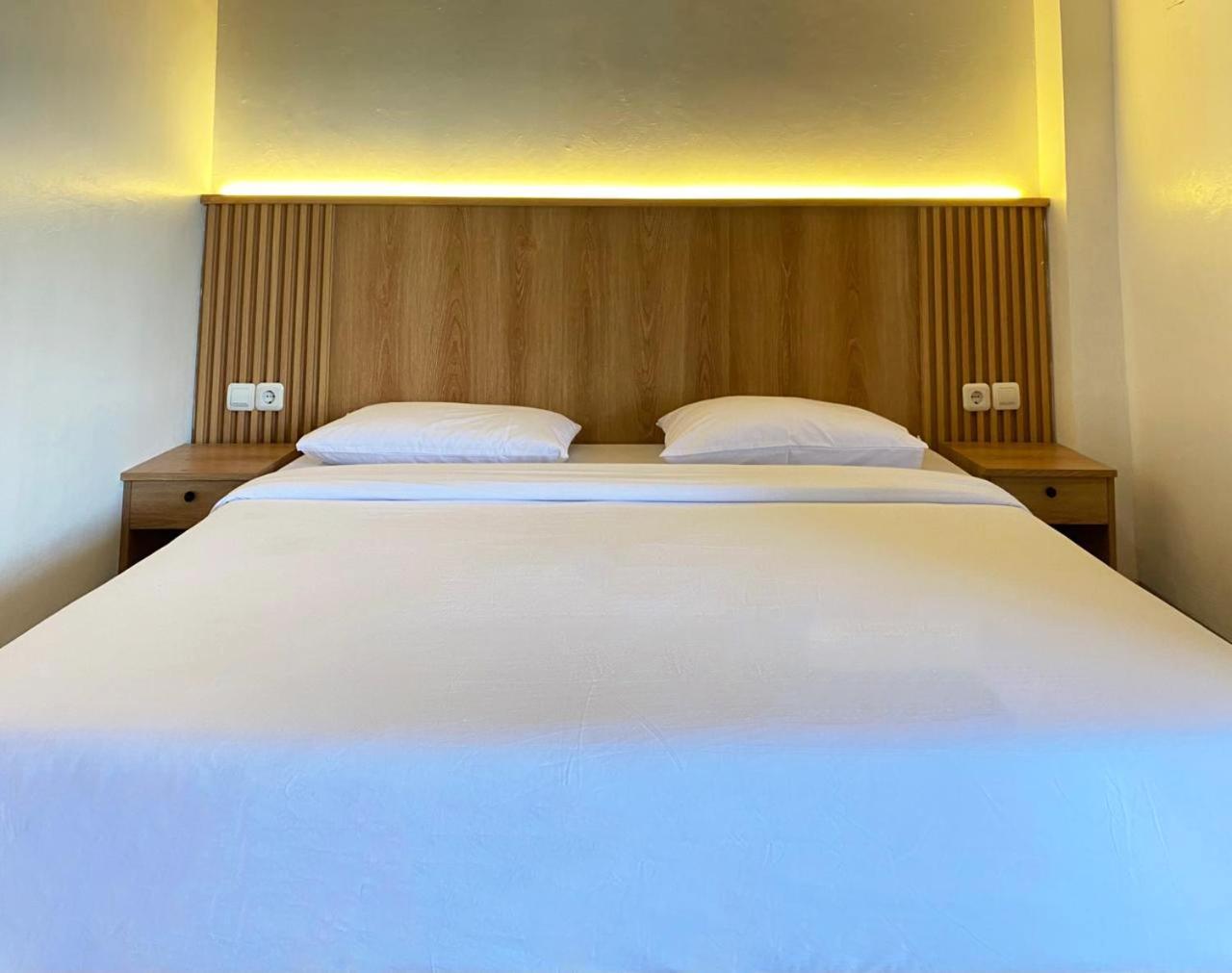 Hotel Wijaya Family 2 Kalasan Стая снимка