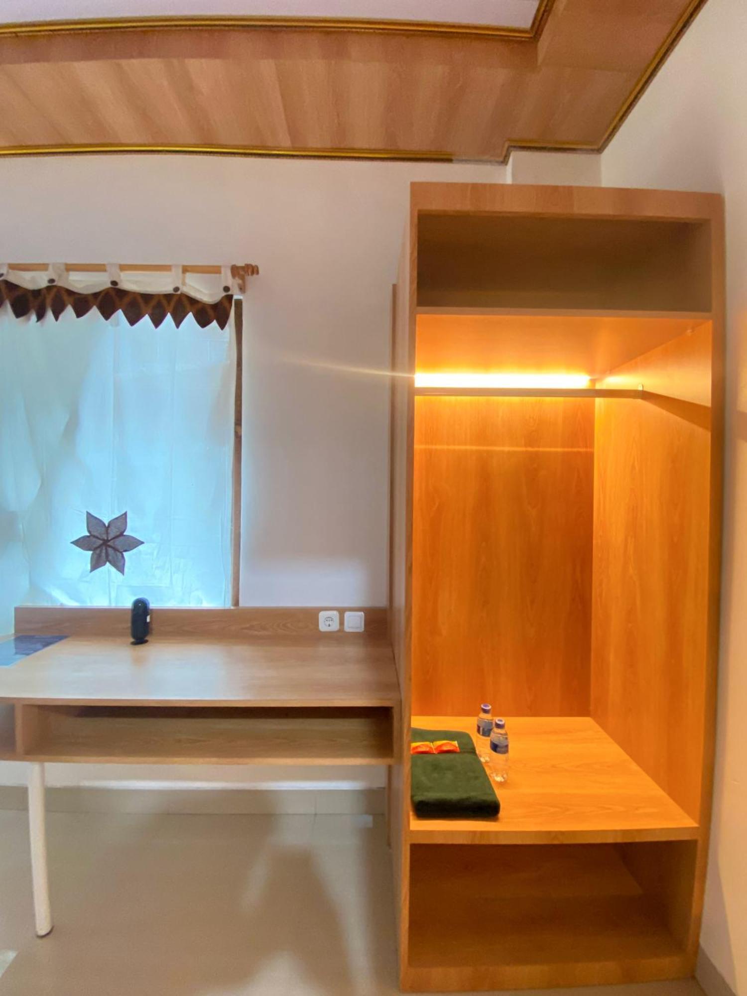 Hotel Wijaya Family 2 Kalasan Стая снимка