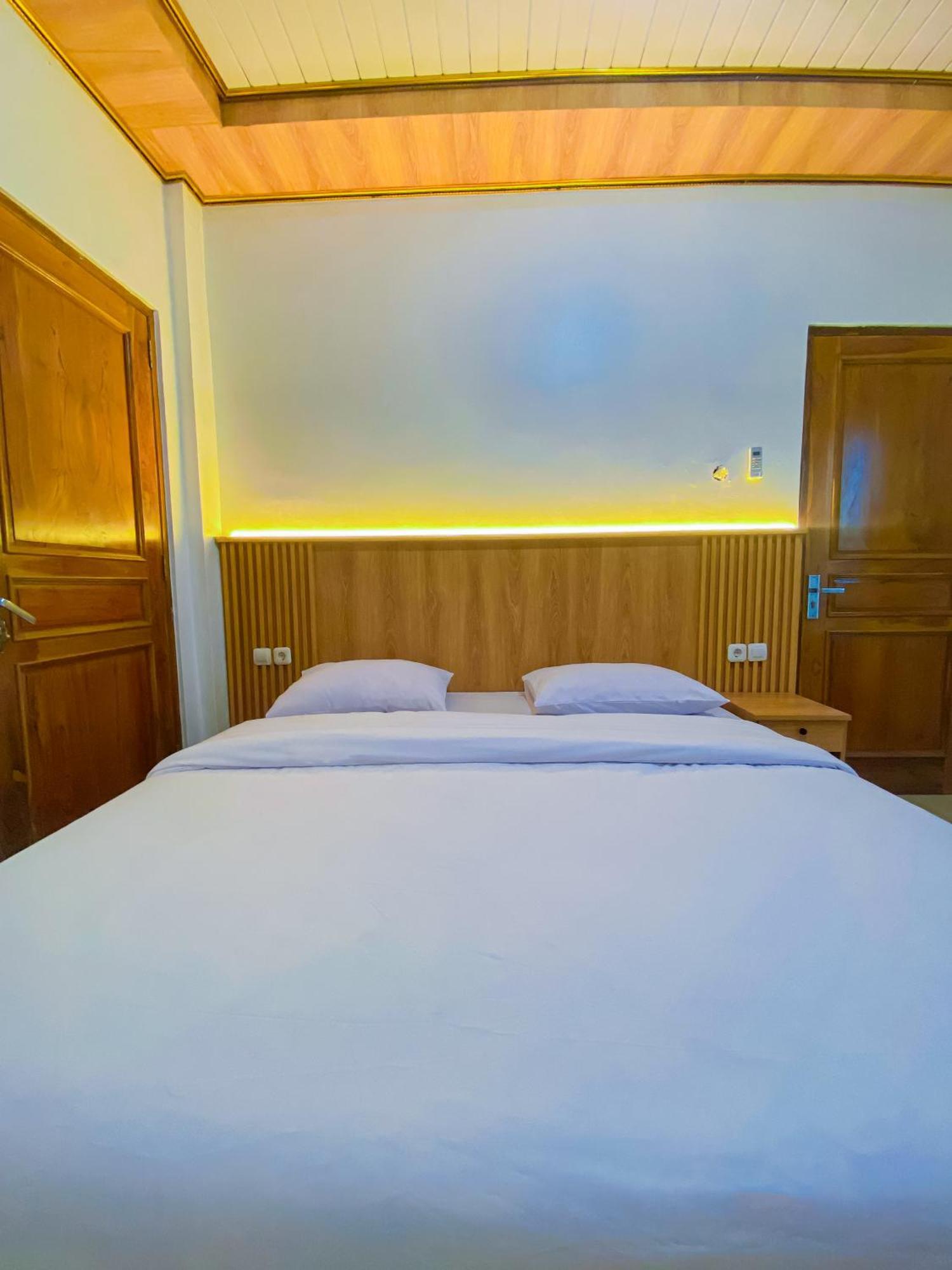 Hotel Wijaya Family 2 Kalasan Екстериор снимка